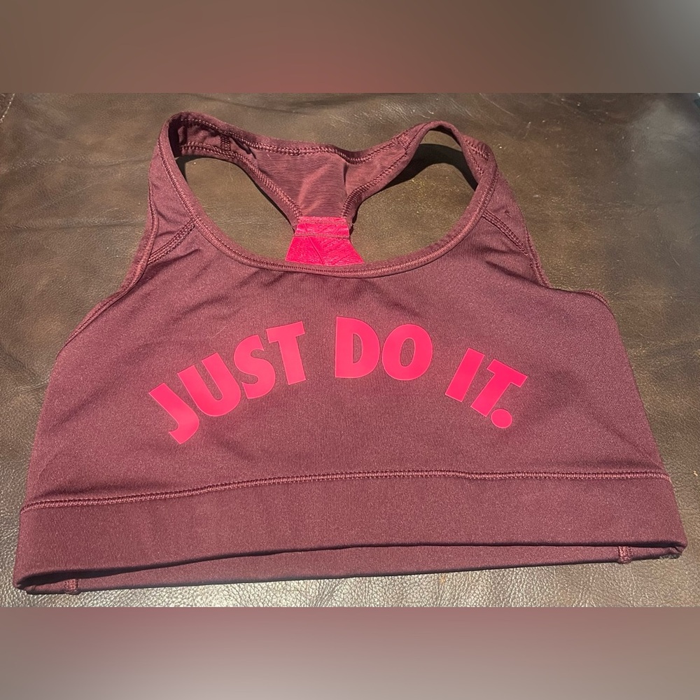 Nike Victory Women's Medium Support Sports Bra Size Small